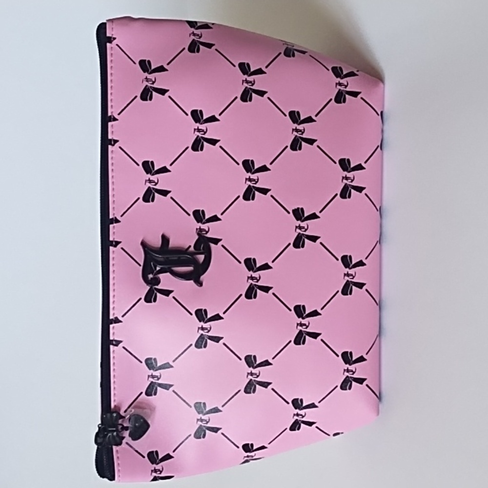 🩷🖤Juicy Couture Travel Cosmetic Bag